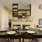 Avis Departamentos Peatonal