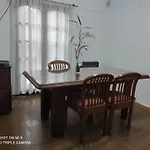 Casa Con Jardin