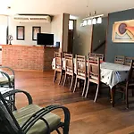 Hermosa casa con vista al lago