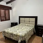 Casa Centro Con Pileta Y Cochera Solo Familia