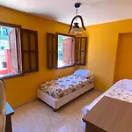 La Casona Roja - Casa Con Pileta Para 10 Personas En Villa Carlos Paz