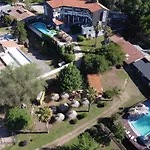 Capri Hotel y Cabañas