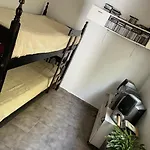 Casa 2 Dormitorios Y Quincho A Mts Del Centro