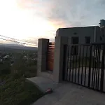 El Mirador Del Atardecer Con Vista A Las Altas Cumbres