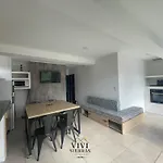 Vivisierras, Piso 3 Frente Al Lago, Centro Villa Carlos Paz, 2 Dormitorios, 2 Banos, Pileta Privada, Premium