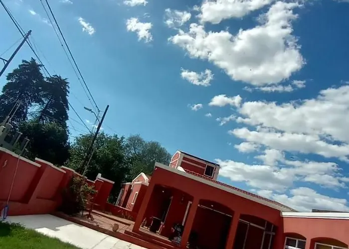 La Casona Roja - Casa Con Pileta Para 10 Personas En Villa Carlos Paz