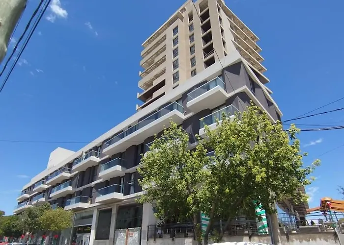 Departamento Edificio Lake Towers Con Cochera