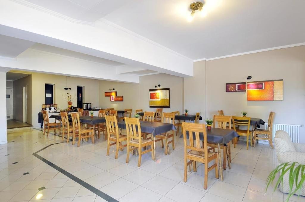 Hotel Canton De Las Sierras