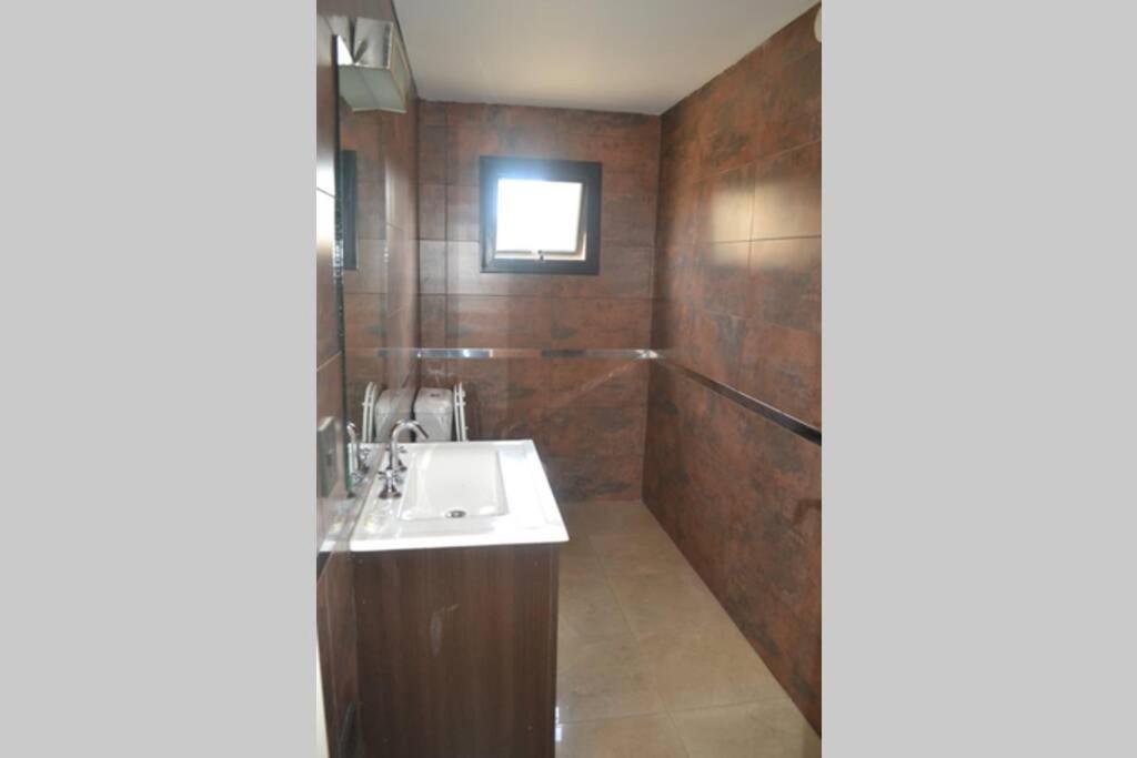 Amplio Dto Nuevo Con Pileta. Apartamento