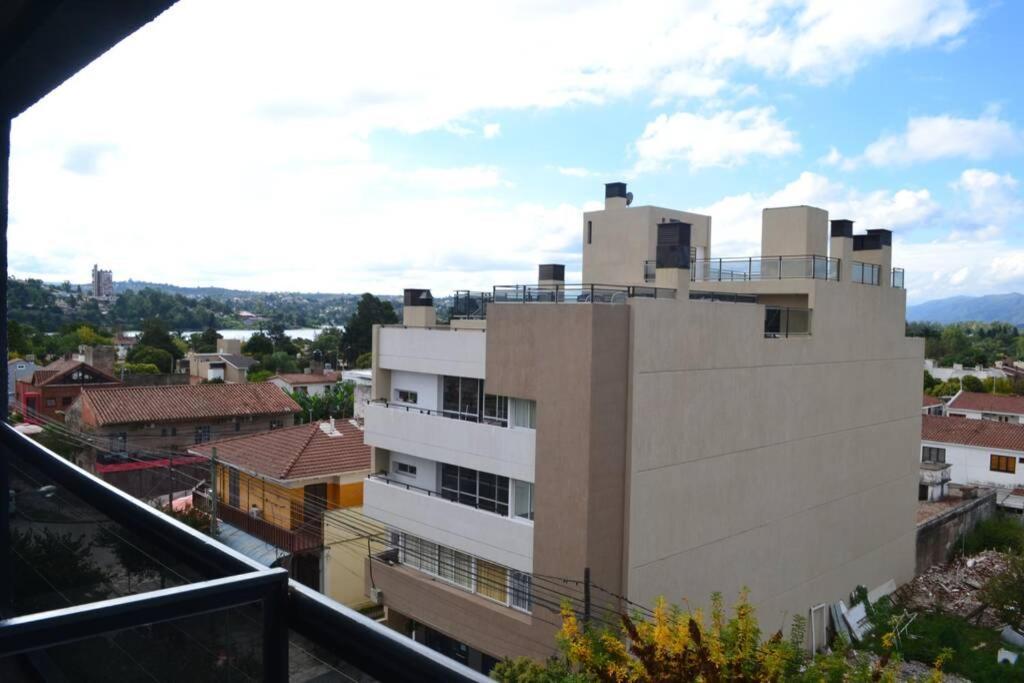 Apartamento Amplio Dto Nuevo Con Pileta. *
