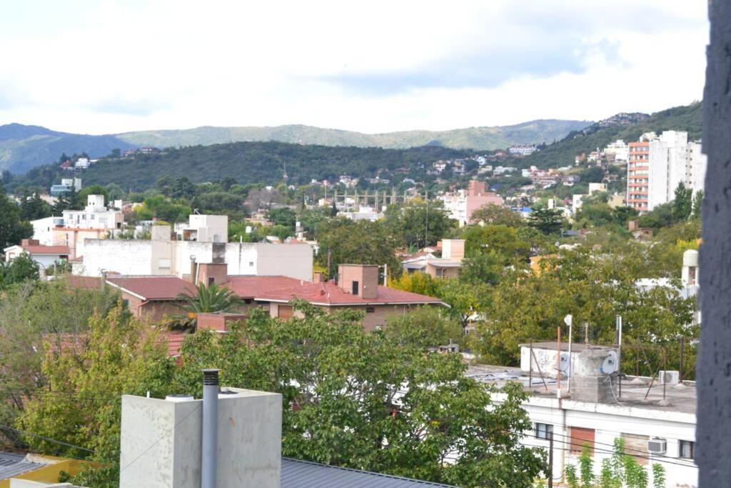 Apartamento Amplio Dto Nuevo Con Pileta. *