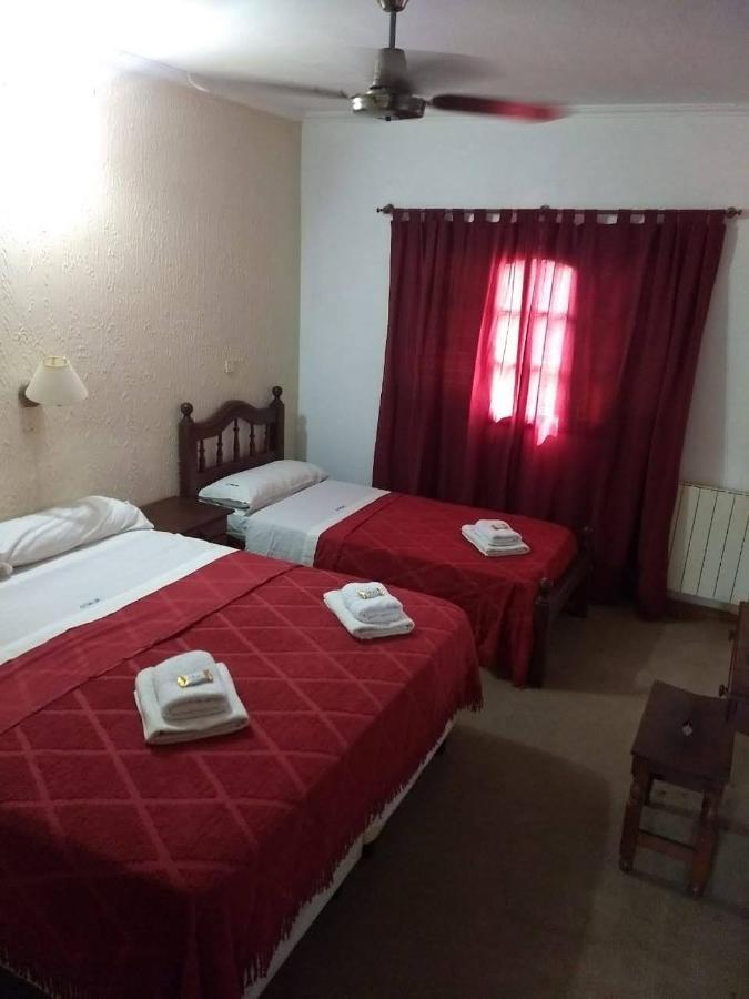 Hotel 27 De Abril Hotel