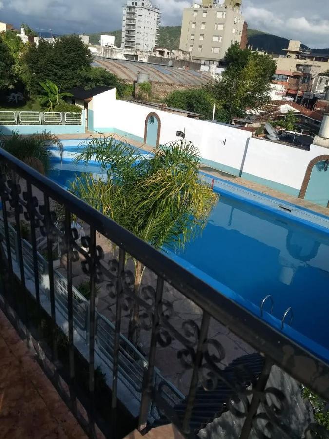Hotel 27 De Abril 3*