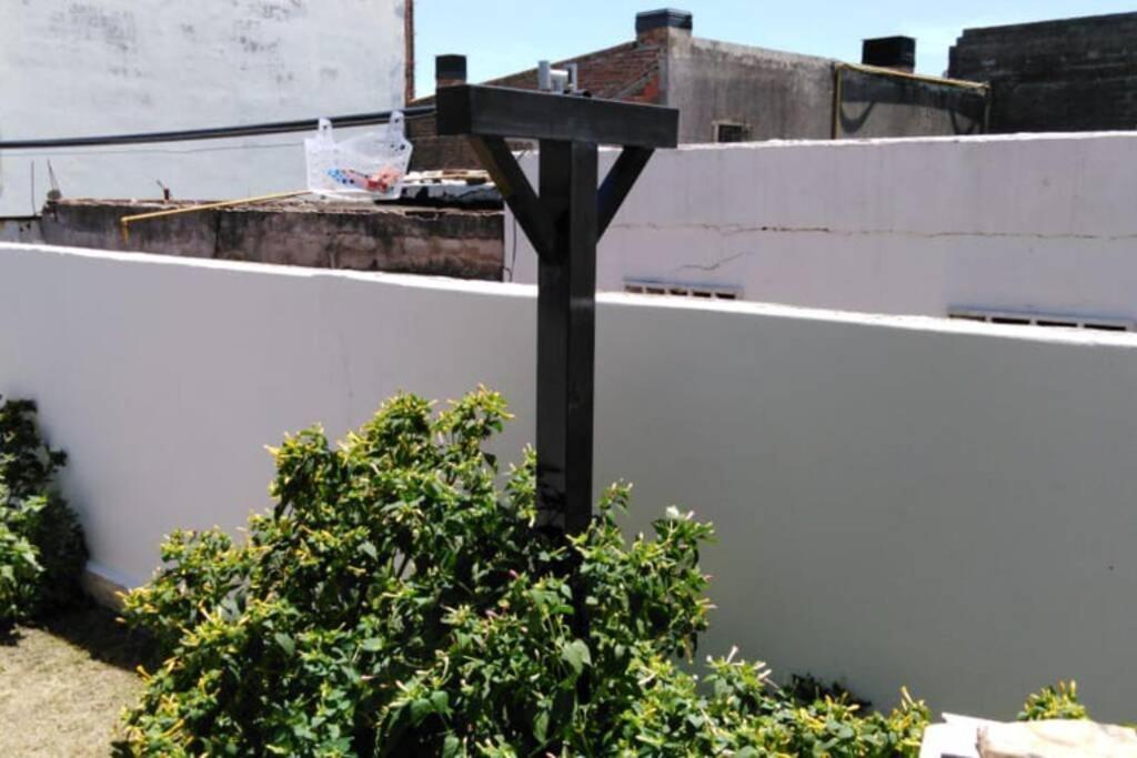 Cómodo Departamento Sobre Principal Avenida Apartamento *