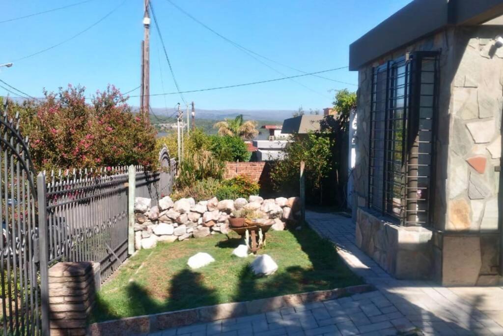 Cómodo Departamento Sobre Principal Avenida Apartamento Villa Carlos Paz