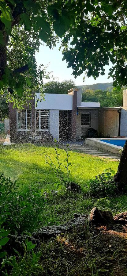 Casa Con Pileta Y Parrilla, Con Todas Las Comodidades A 10 Min De Carlos Paz. Villa Carlos Paz