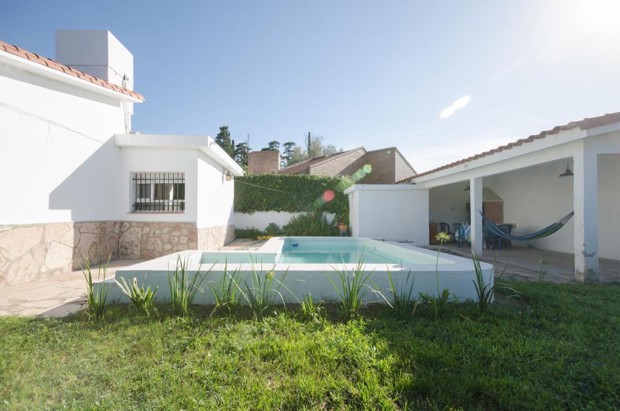 Сasa de vacaciones Casa En Carlos Paz Con Pileta Exclusiva , Quincho Con Asador Y Jardín A Pasos Del Centro Villa Carlos Paz