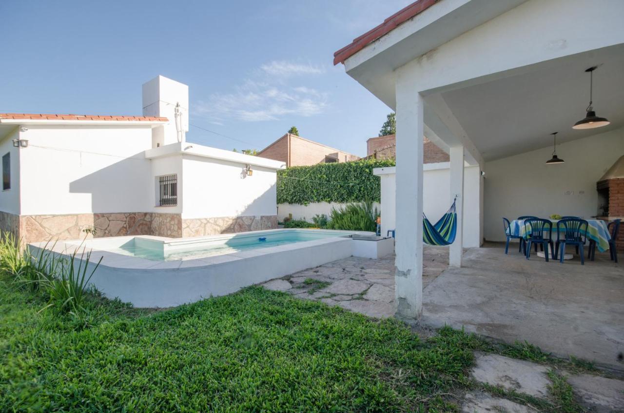 Casa En Carlos Paz Con Pileta Exclusiva , Quincho Con Asador Y Jardín A Pasos Del Centro Сasa de vacaciones *