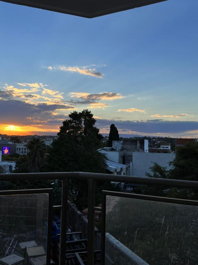 Departamento Céntrico Con Cochera A Metros Del Teatro Luxor Villa Carlos Paz