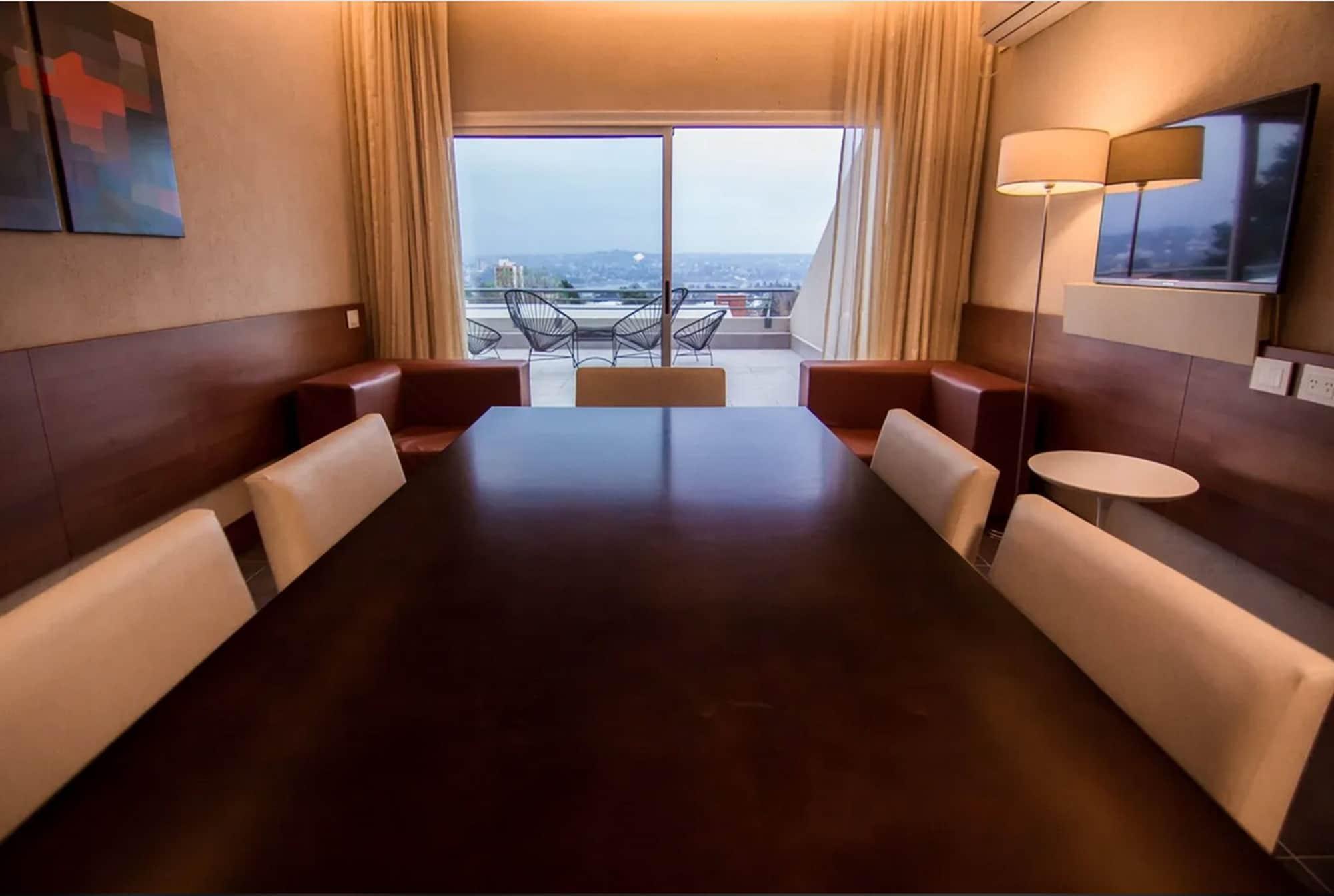 Pinares Panorama Suites, & Convention Center Hotel 4*