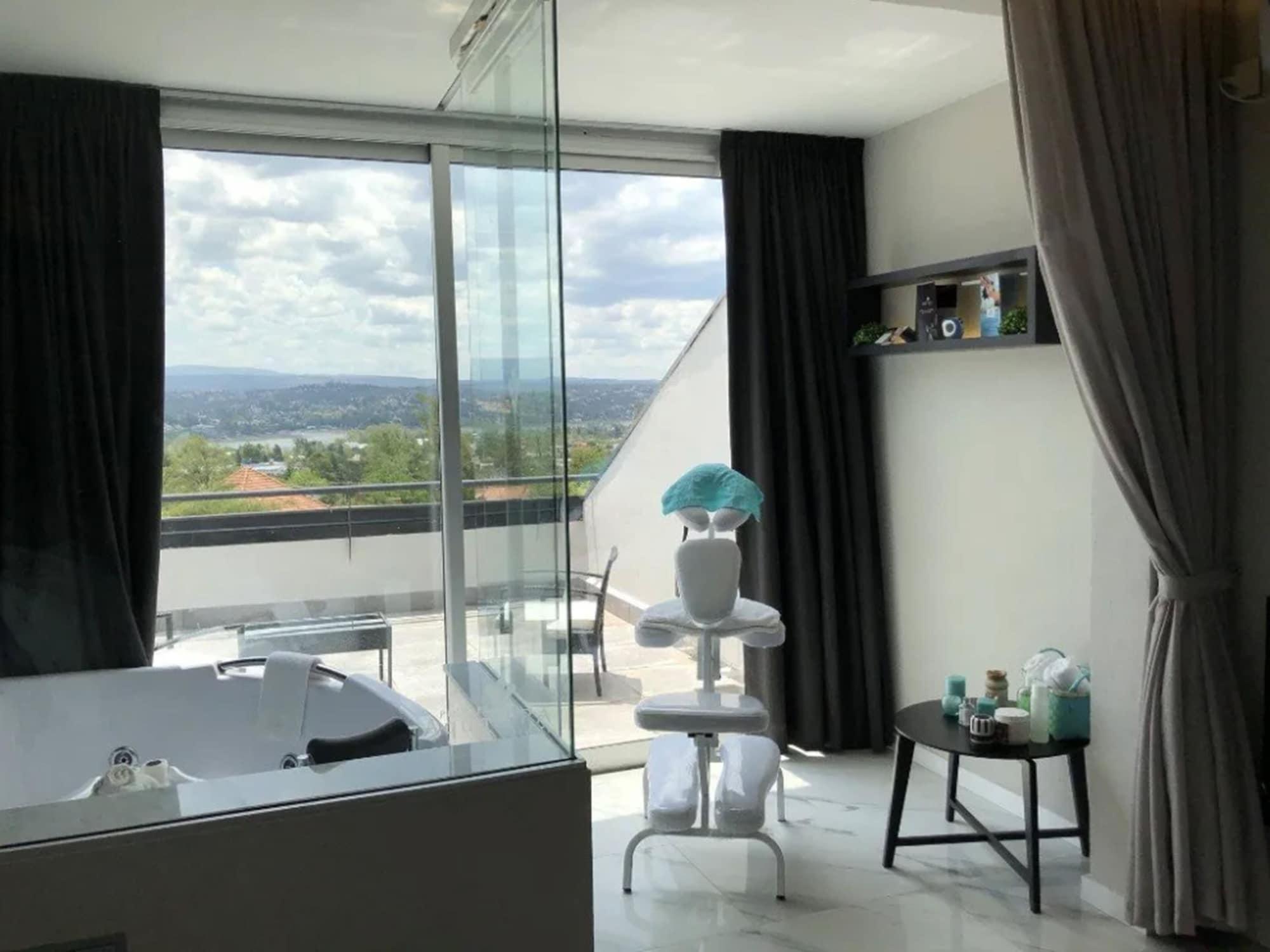 Pinares Panorama Suites, & Convention Center 4*