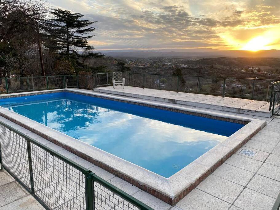 Casa Con Vista A Sierras *