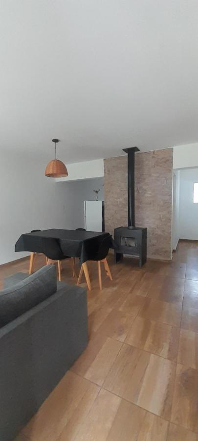 Casa Con Pileta Y Parrilla, Con Todas Las Comodidades A 10 Min De Carlos Paz. Сasa de vacaciones