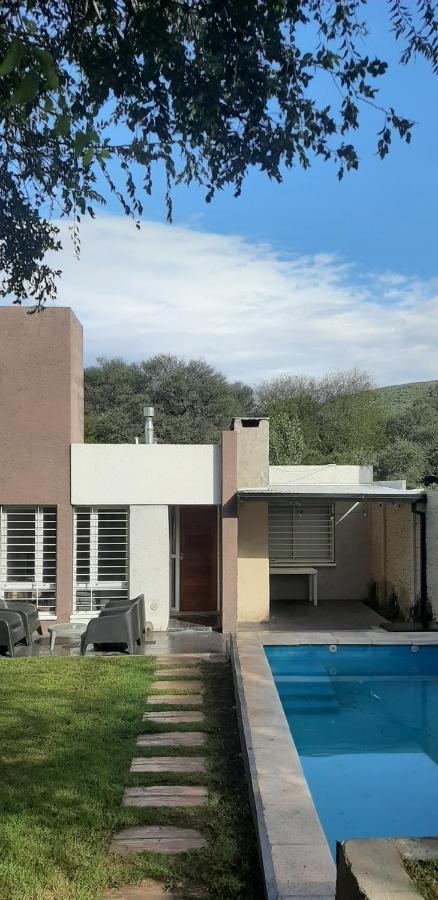 Casa Con Pileta Y Parrilla, Con Todas Las Comodidades A 10 Min De Carlos Paz. *