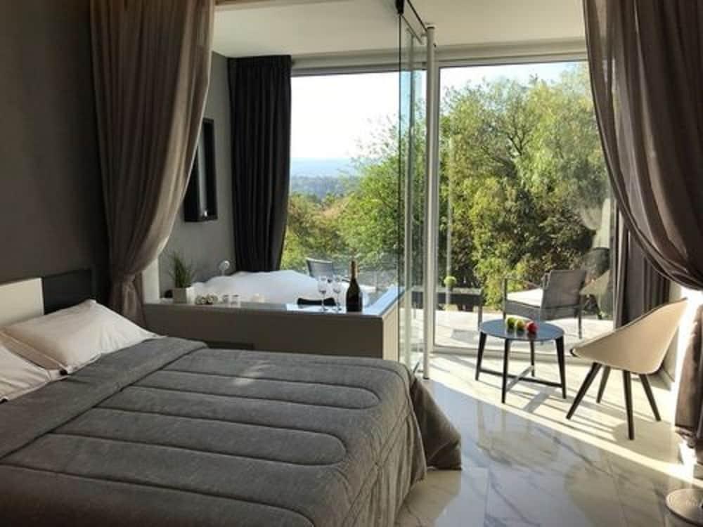 Hotel Pinares Panorama Suites, & Convention Center