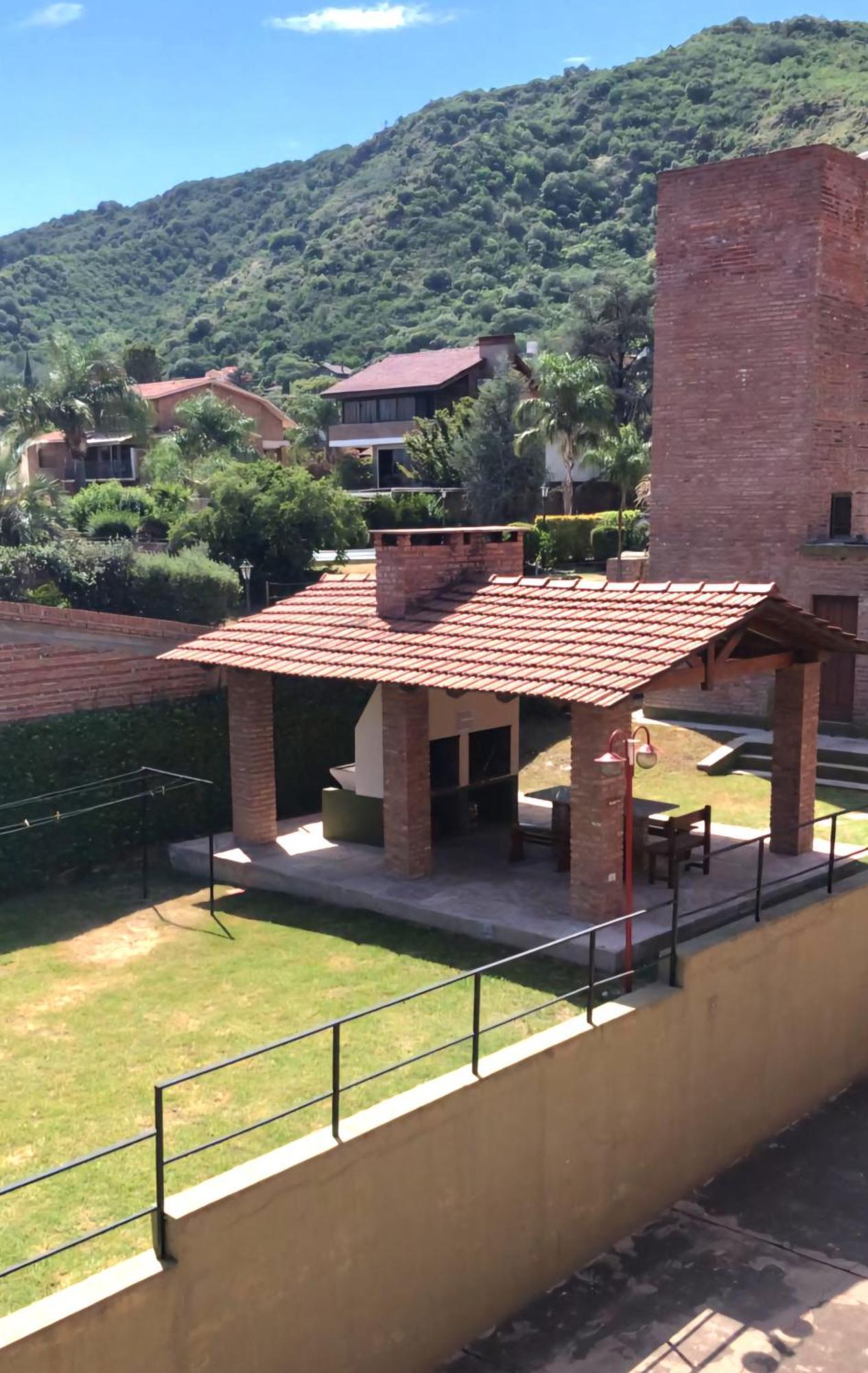 Apartamento Dpto 2 Personas Con Cochera, Excelente Ubicación! Villa Carlos Paz