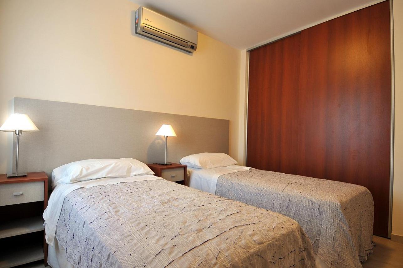 Avis Departamentos Peatonal *
