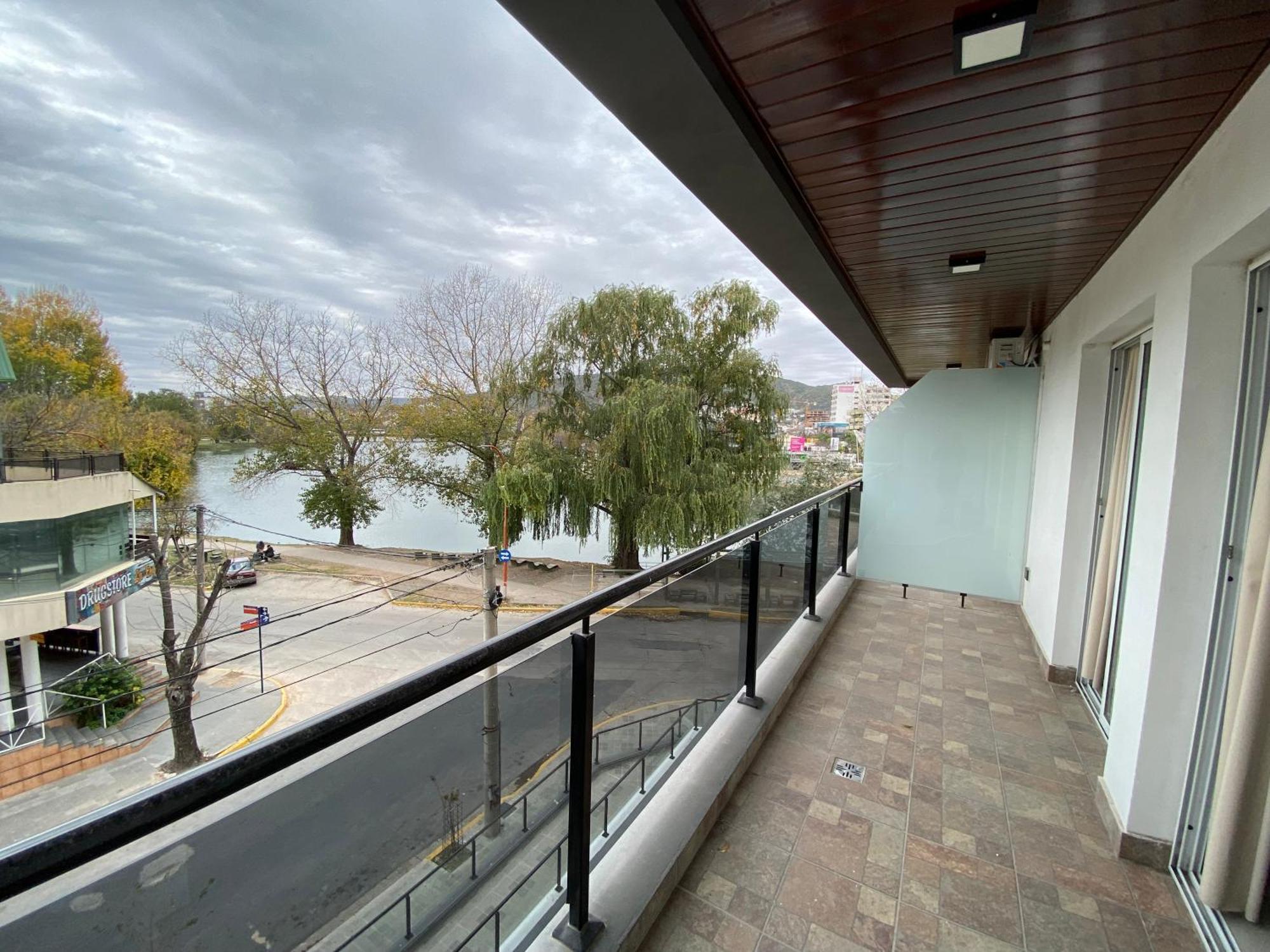 Apartamento Edificio Veneto Iv - Departamento De Un Con Balcon En Pleno Centro