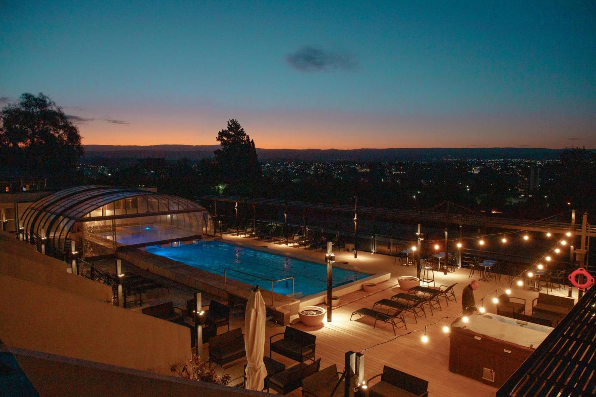Hotel Pinares Panorama Suites, & Convention Center