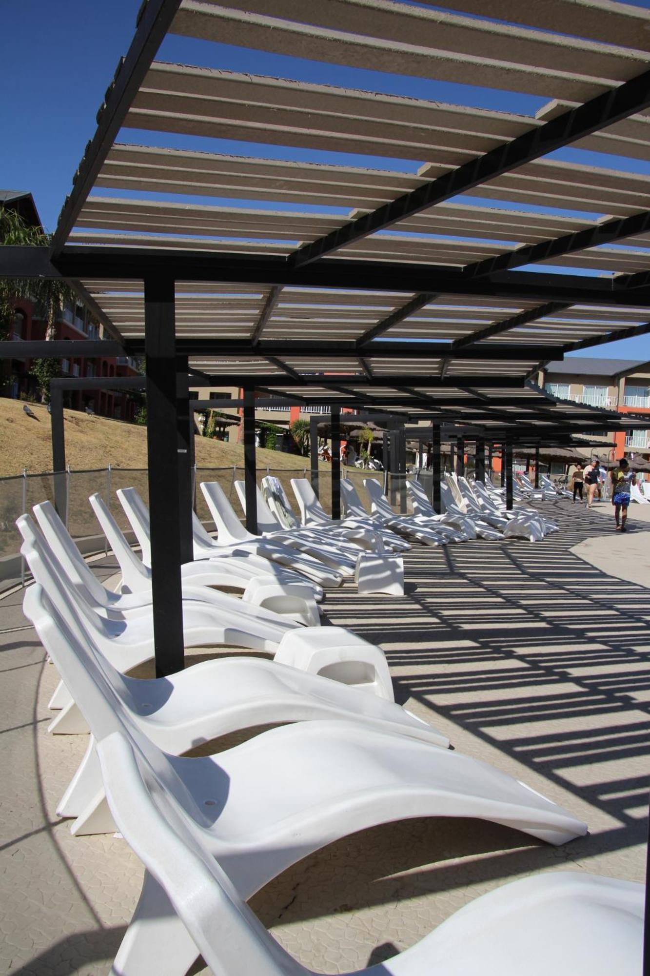 Hotel Howard Johnson Plaza Carlos Paz 4*