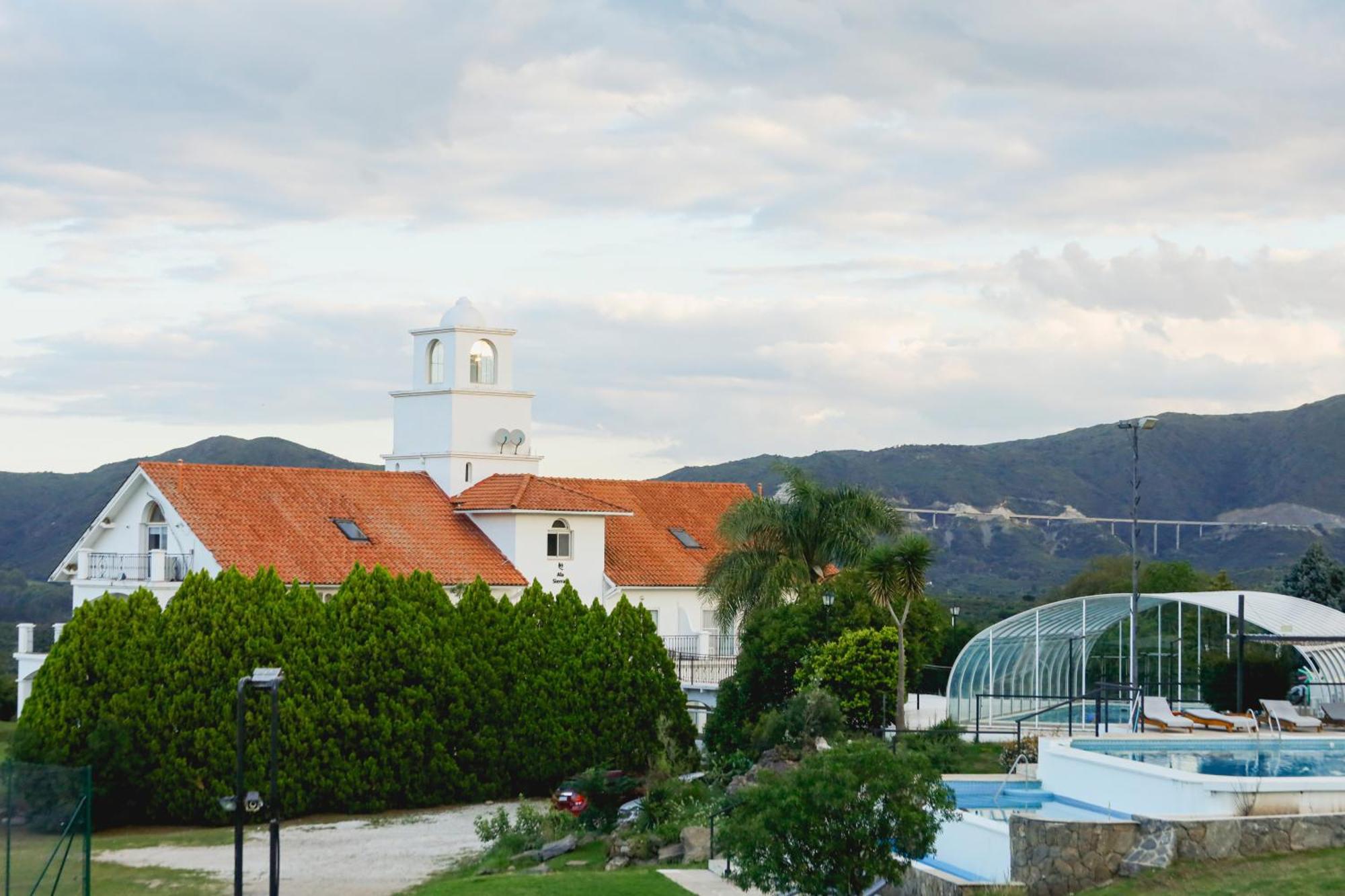 Hotel La Del Qenti 4*