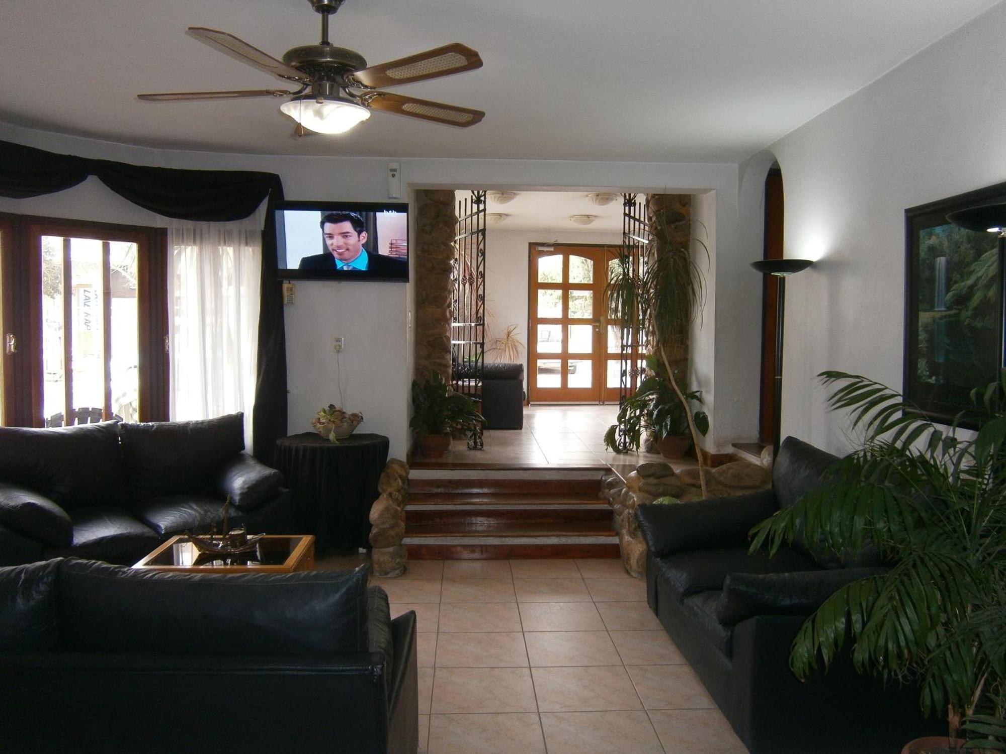Lihuel Hotel 2*