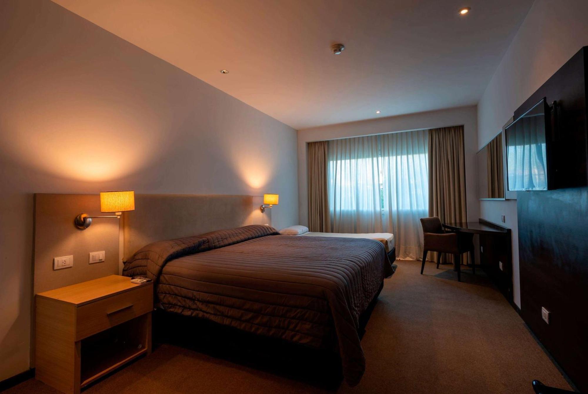 Hotel Howard Johnson Plaza Carlos Paz Villa Carlos Paz