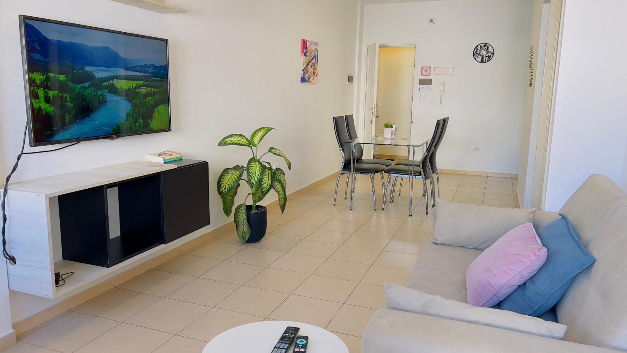 Departamento En La Peatonal Con Balcon Apartamento *