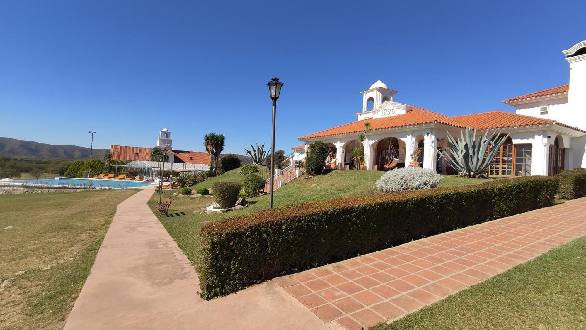 La Del Qenti Hotel