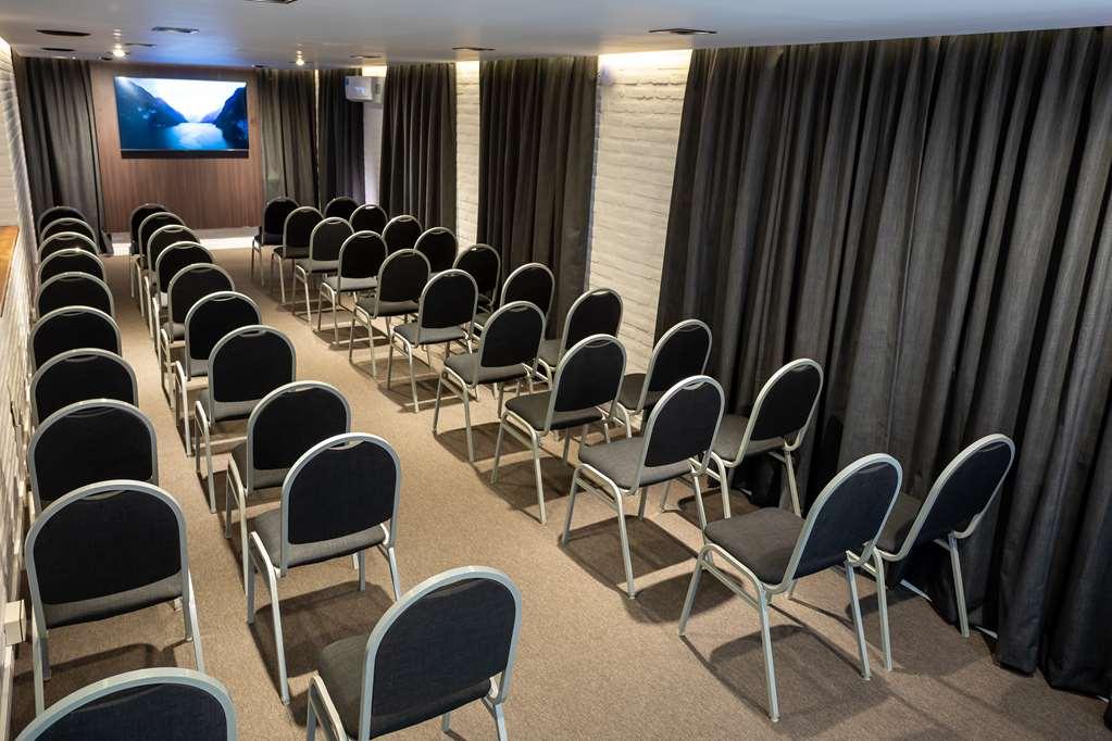 Hotel Pinares Panorama Suites, & Convention Center