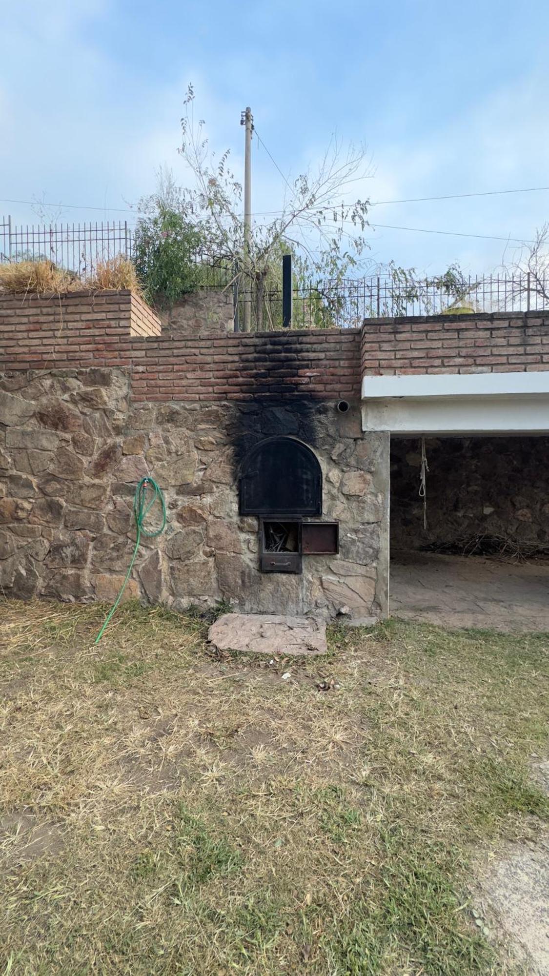 Casa En Carlos Paz - Zona De Montana *