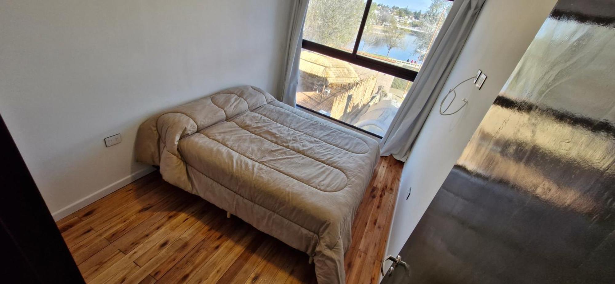 Apartamento Vivisierras, Duplex De Categoria Centro Carlos Paz Vista Frente Al Lago, 3 Dormitorios, 2 Banos, Acceso Inteligente