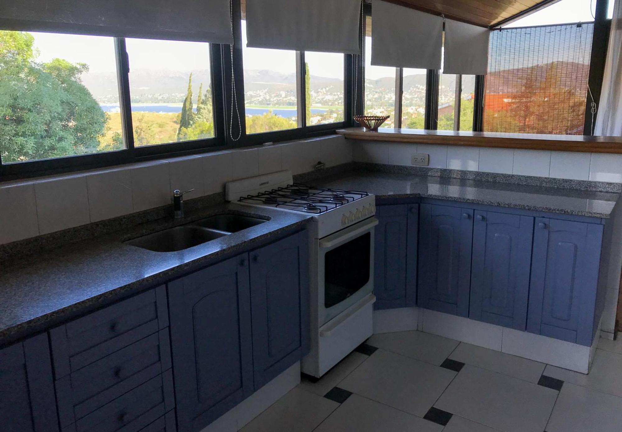 Hermosa Casa Con Vista Al *