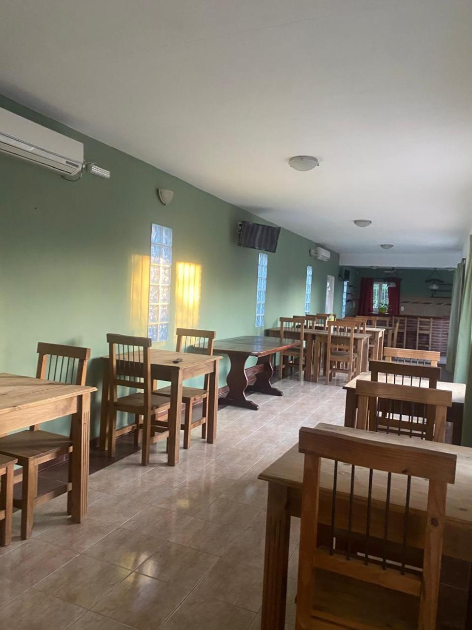 Hotel D'lua *