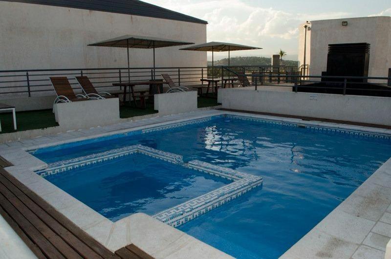 Departamento, Terraza Con Piscina, Sum Y Parrillas A 2 Cuadras De Peatonal * Villa Carlos Paz