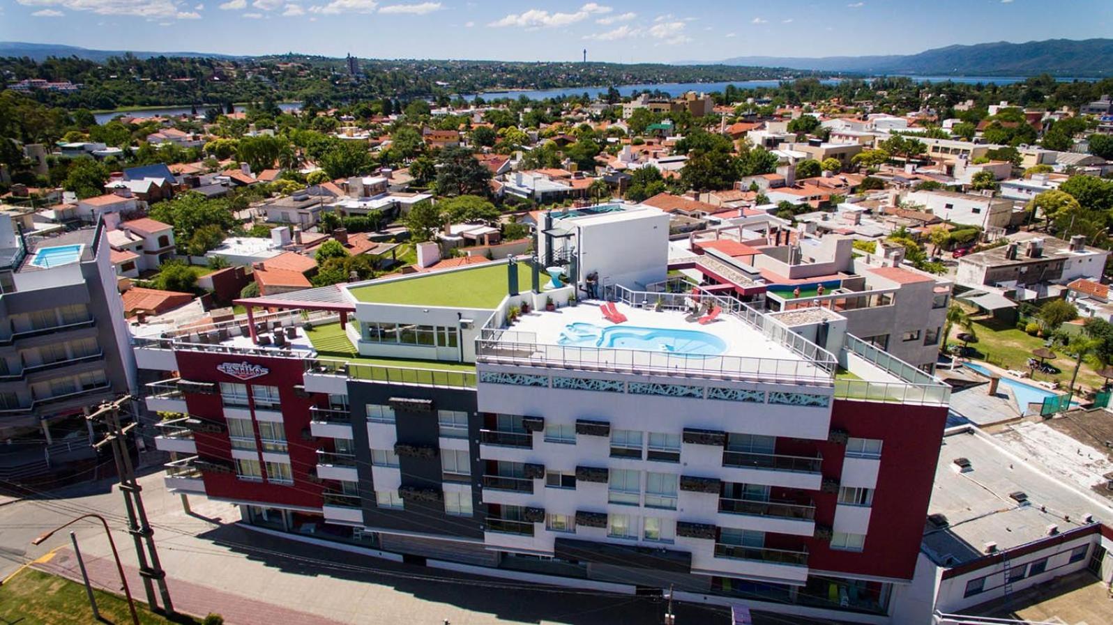Departamento Centrico De 2 Y Pileta Edificio Sommet