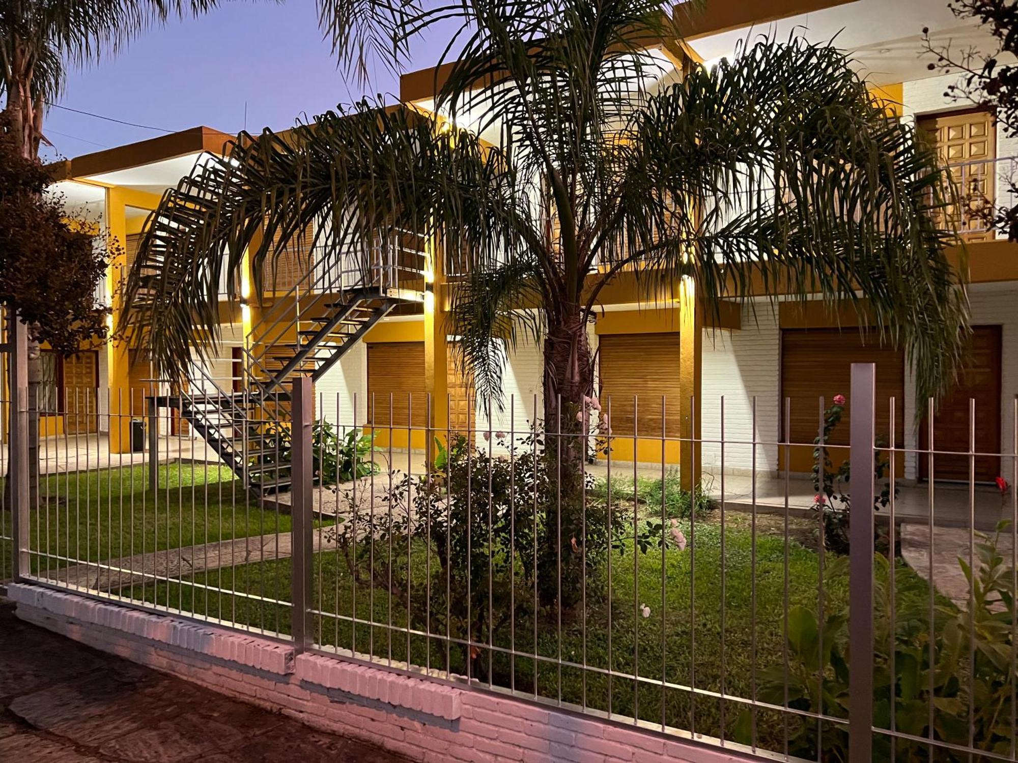 Cybeles Family Apartahotel