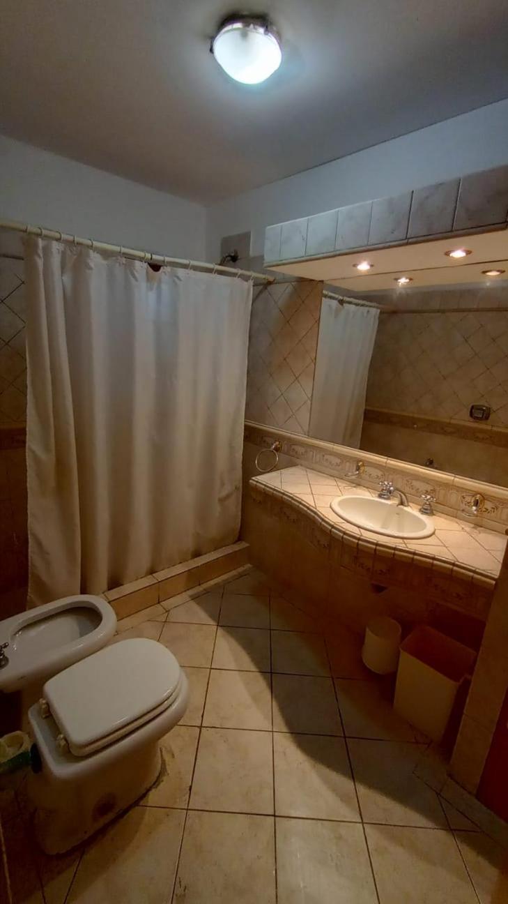 La Casona Roja - Casa Con Pileta Para 10 Personas En Carlos Paz