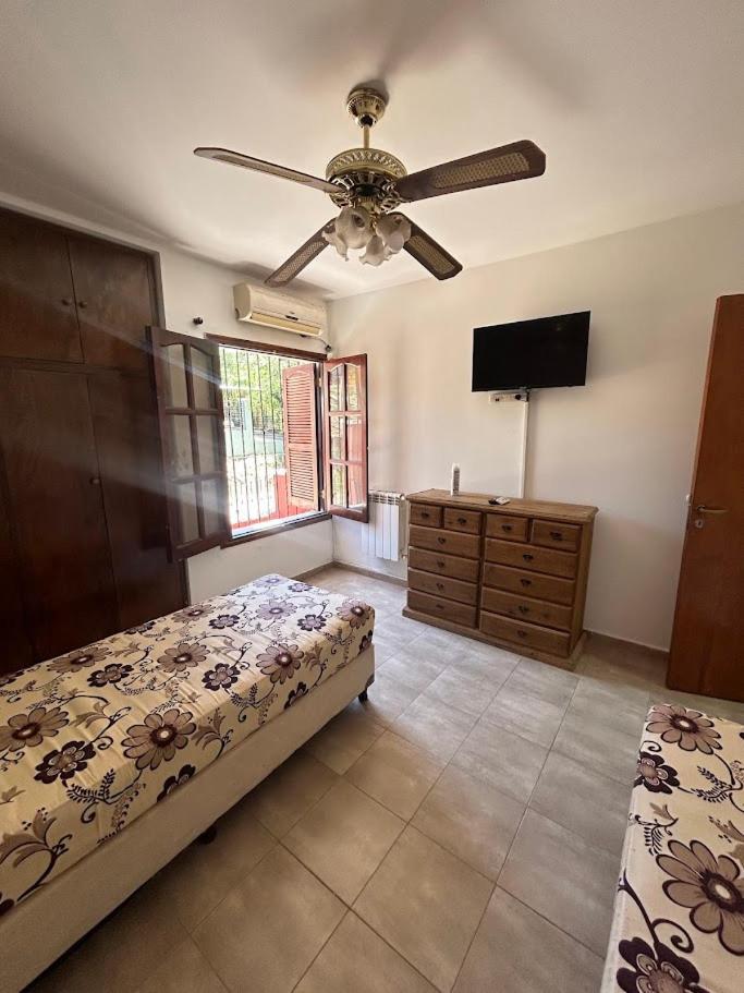 La Casona Roja - Casa Con Pileta Para 10 Personas En Carlos Paz