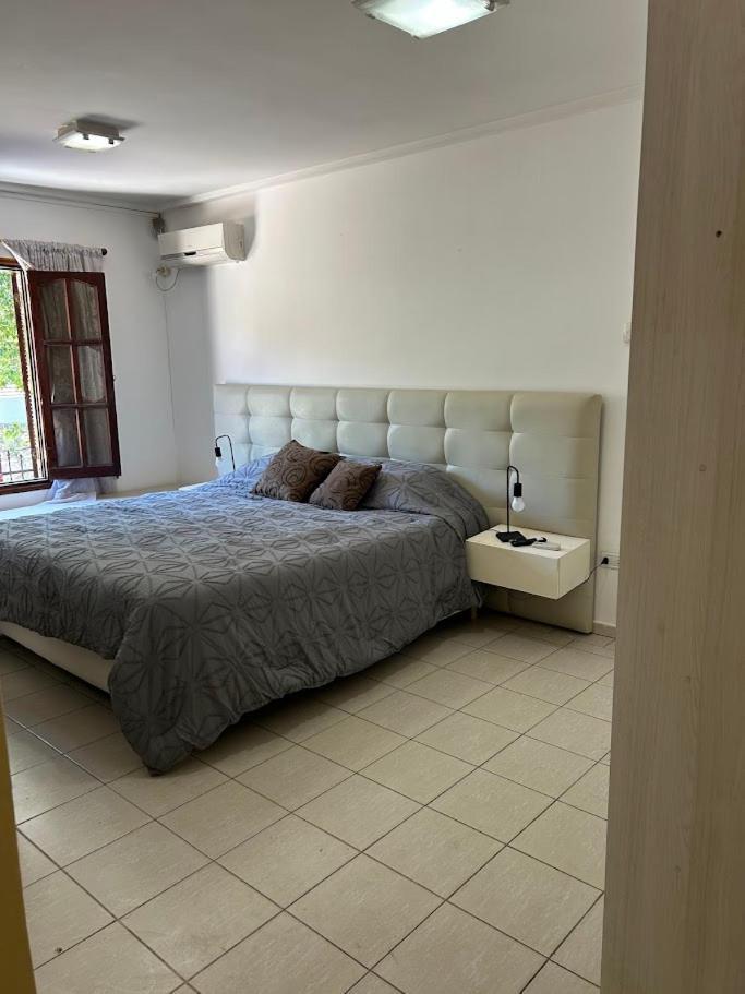 La Casona Roja - Casa Con Pileta Para 10 Personas En Carlos Paz *